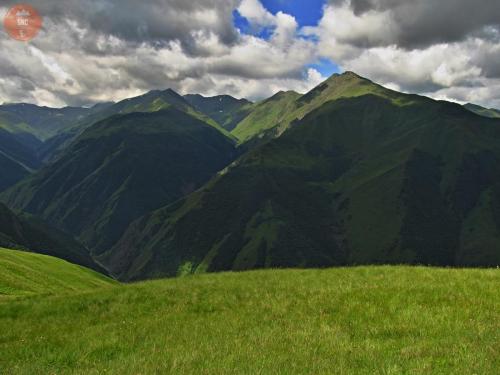Sestup do vesnice Šatili - Chevsuretie