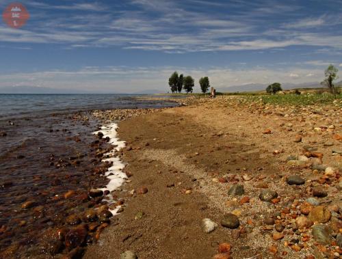 Severní pobřeží jezera Issyk-kul